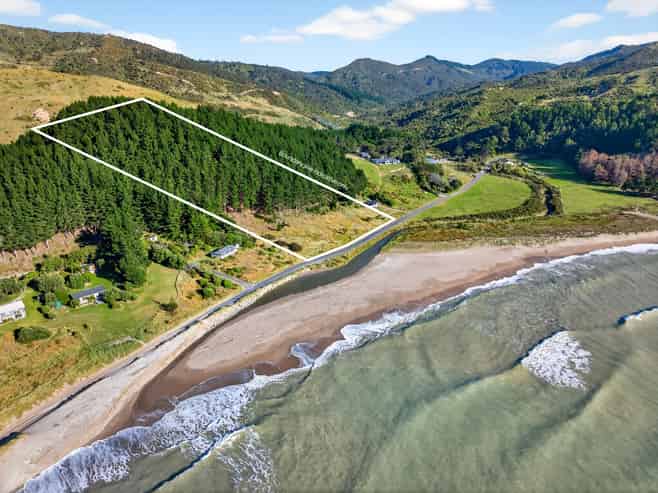 353 Mataikona Road, Mataikona