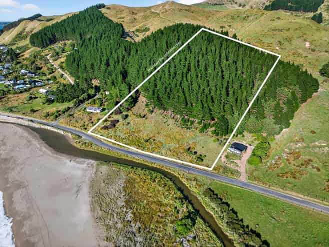 353 Mataikona Road, Mataikona