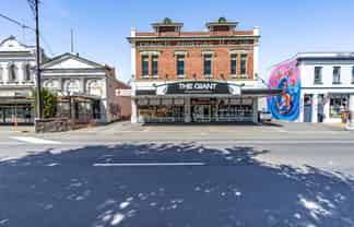 Size matters in Tay St