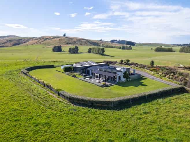 902 Avondale Road, Taringatura