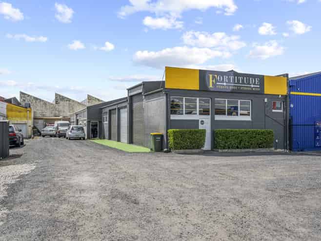 Great entry into Pukekohe's commercial market