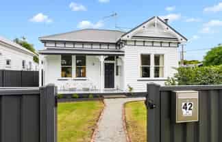 42 Valley Road, Mangapapa