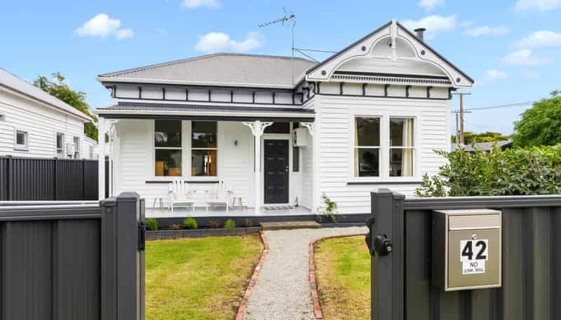 42 Valley Road, Mangapapa