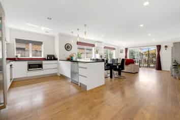 50 Helianthus Avenue, Flat Bush