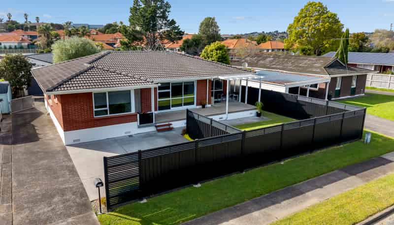 12 Mirrabooka Avenue, Botany Downs