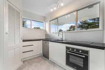 3/70 Kaurilands Road, Titirangi