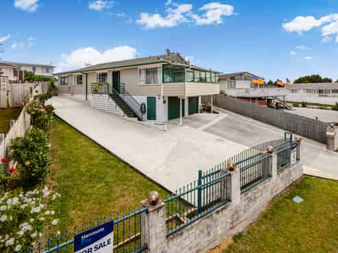 10 Ferndown Avenue, Papatoetoe