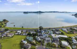 15 Banks Road, Kawakawa Bay