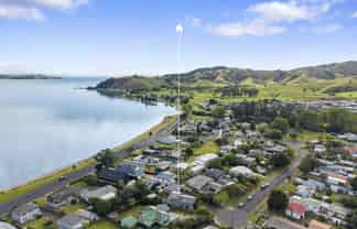 15 Banks Road, Kawakawa Bay
