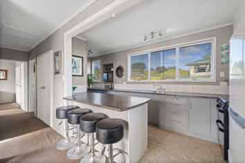 15 Banks Road, Kawakawa Bay