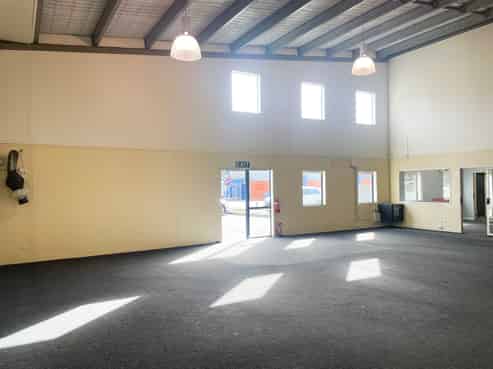 Modern CBD Industrial Warehousing 310m2