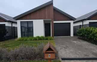 8 Manga Street, Wharewaka