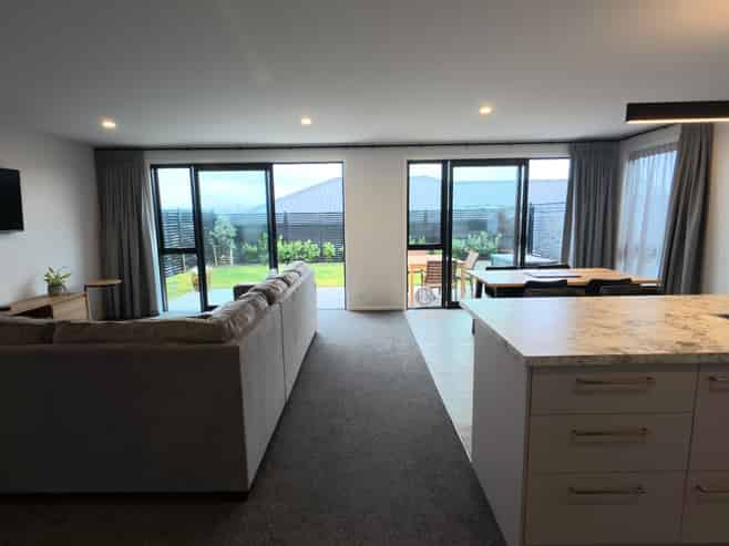 8 Manga Street, Wharewaka