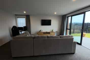 8 Manga Street, Wharewaka