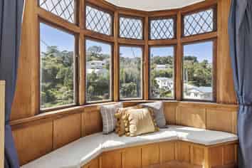 6 Tiketike Way, Brooklyn