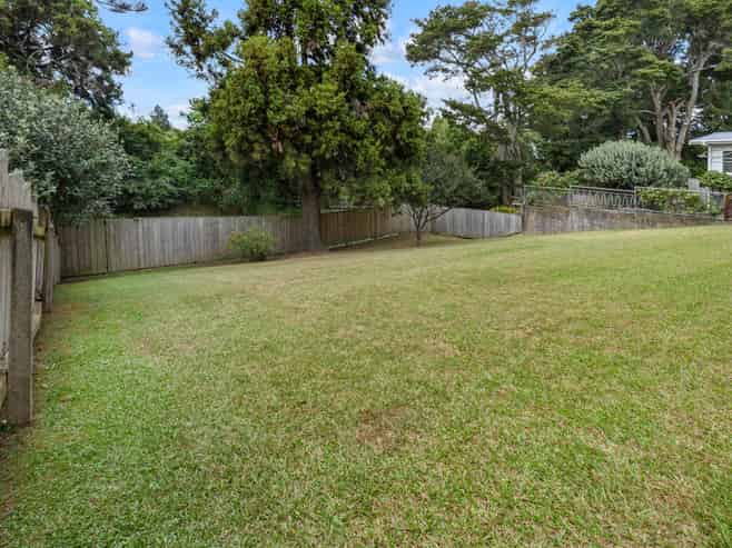 96 Lawrence Crescent, Hill Park