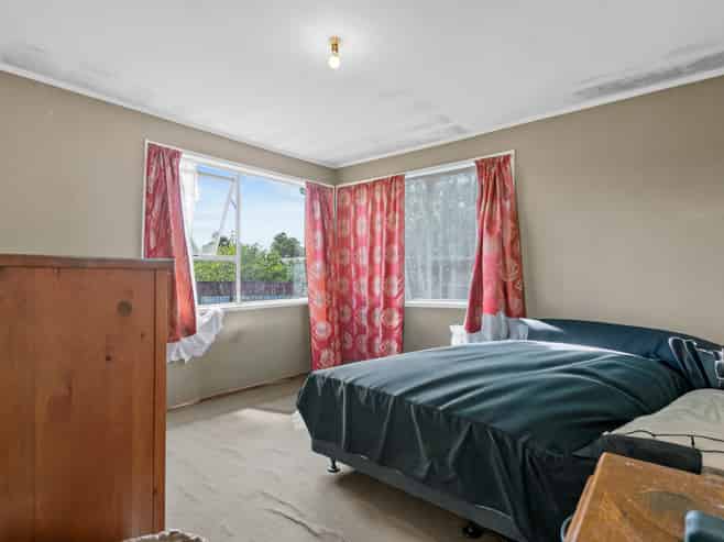 30 Staverton Crescent, Mangere