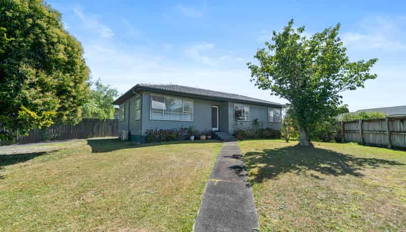 30 Staverton Crescent, Mangere