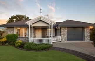 31 Forth Crescent, Glenview