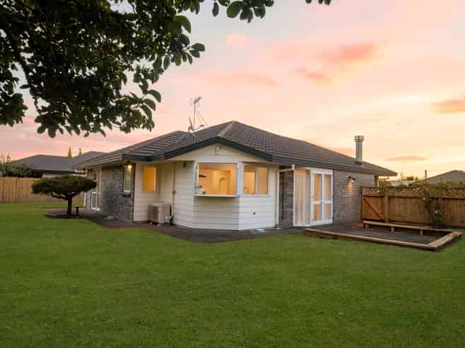 31 Forth Crescent, Glenview