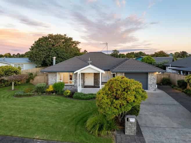 31 Forth Crescent, Glenview