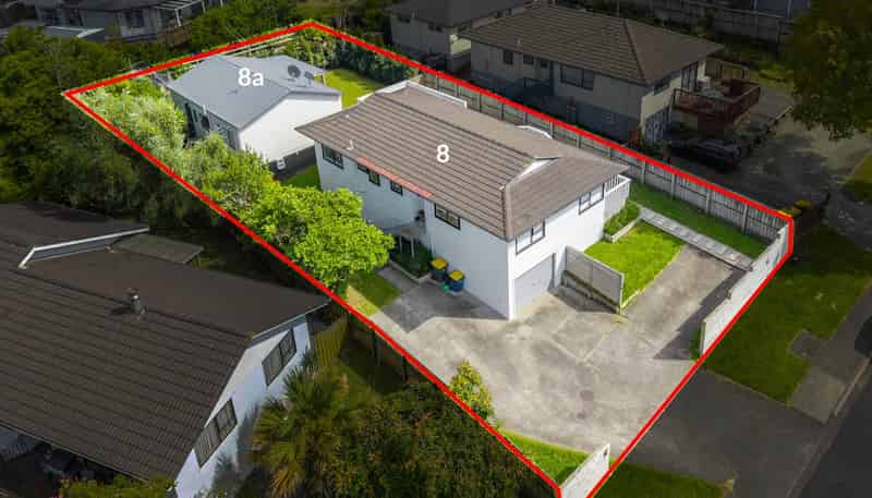 8 & 8A Kupari Place, Totara Vale