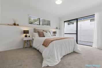 8 & 8A Kupari Place, Totara Vale