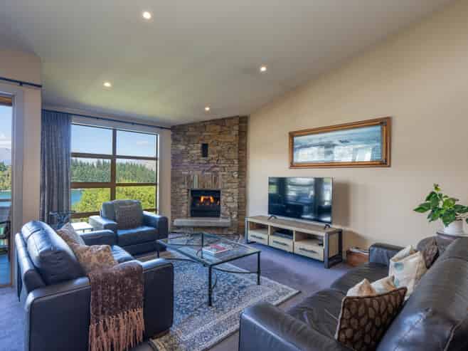 2/10 Lake Street, Queenstown Hill