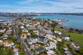 7/32 Karori Cresent, Orakei