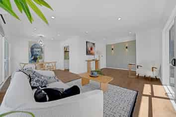 9 Colmar Road, Mellons Bay