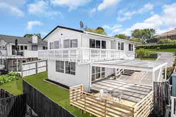 9 Colmar Road, Mellons Bay