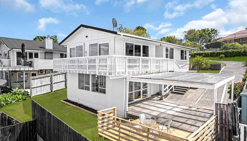 9 Colmar Road, Mellons Bay