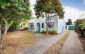 8 Guy Avenue, Takaro