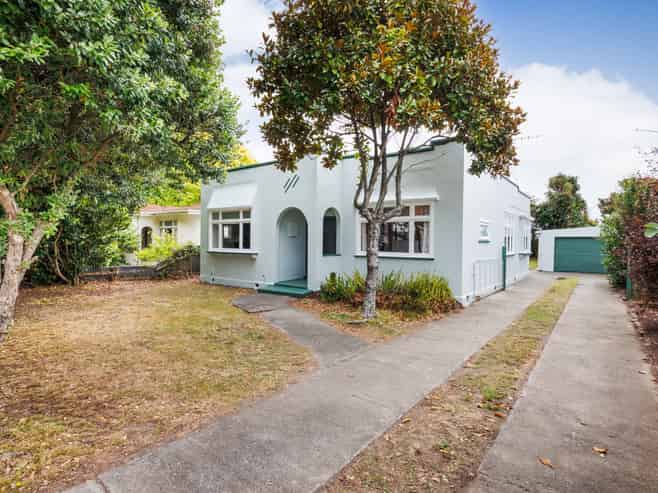 8 Guy Avenue, Takaro