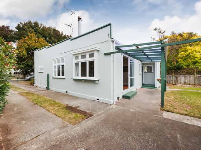 8 Guy Avenue, Takaro