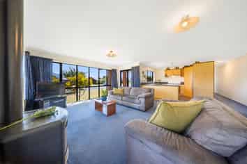 12 Jackson Street, Te Anau