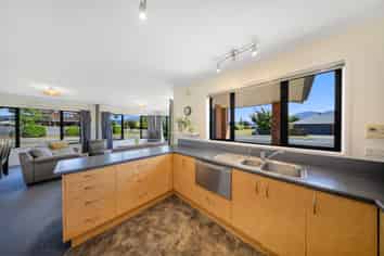 12 Jackson Street, Te Anau