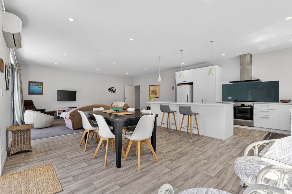 Peaceful Living on Holiday Crescent - Widok 3