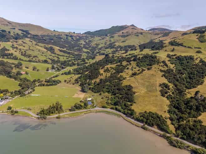 175 Barrys Bay Valley Road, Duvauchelle