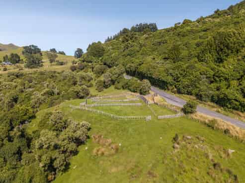 175 Barrys Bay Valley Road, Duvauchelle