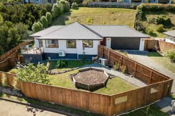 6 olivias Place, Stoke