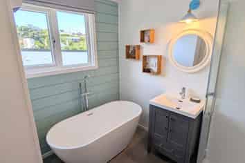 54 Tomahawk Road, Andersons Bay