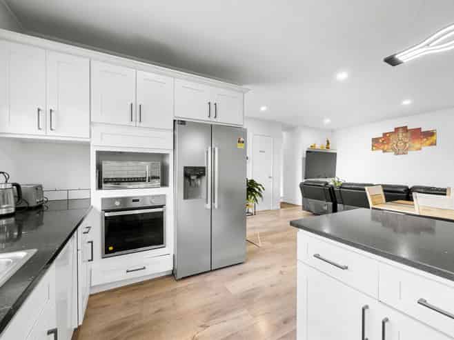 15A Reynella Drive, Massey