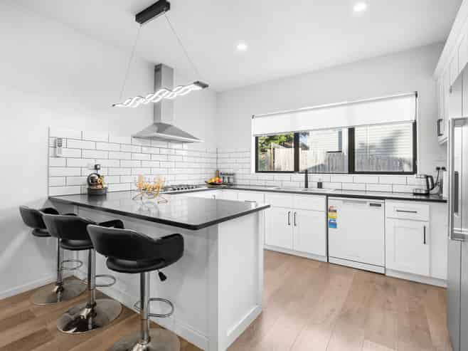 15A Reynella Drive, Massey