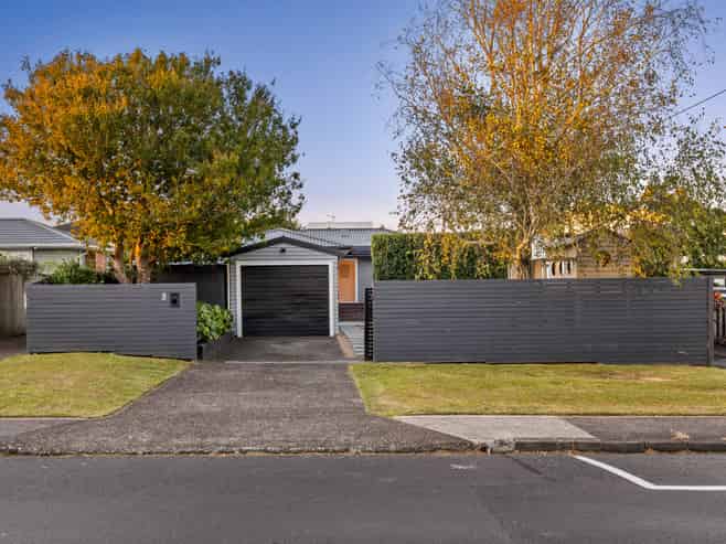 8 Waipani Road, Te Atatu Peninsula