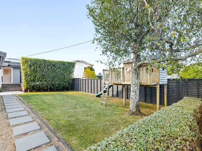 8 Waipani Road, Te Atatu Peninsula