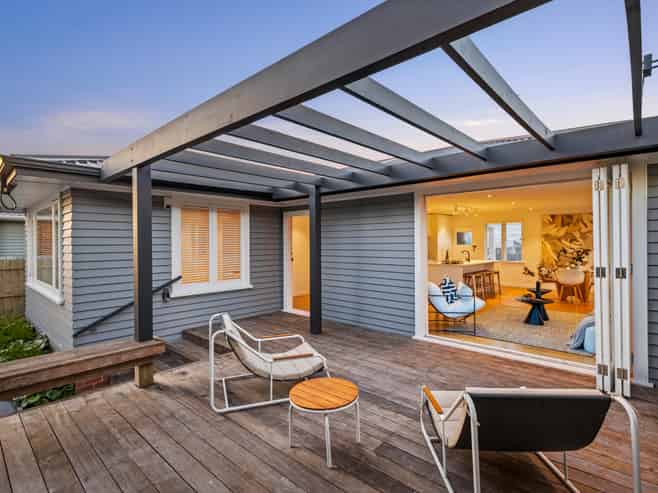 8 Waipani Road, Te Atatu Peninsula