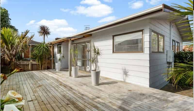 2/72 Onewa Road, Northcote Point