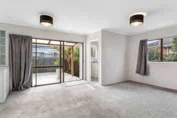 2/72 Onewa Road, Northcote Point