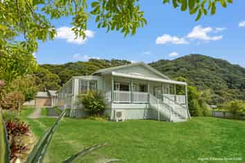 27 Pakeha Street, Matata